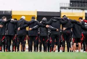 AUSENCIA IMPORTANTE: PERÚ TIENE LA PRIMERA BAJA CONFIRMADA PARA ENFRENTAR A URUGUAY POR ELIMINATORIAS 2026