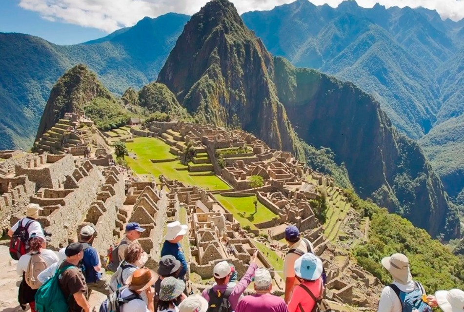 DESORDEN EN VENTA PRESENCIAL DE BOLETOS PARA INGRESO A LA CIUDAD INCA DE MACHU PICCHU AFECTA IMAGEN TURÍSTICA Y CALIDAD DEL SERVICIO