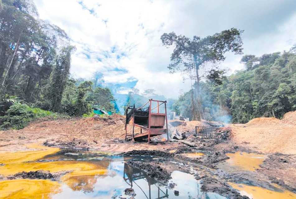 LOS CHONEROS AFIANZAN EL CONTROL DE LA MINERÍA ILEGAL EN EL PERÚ CON UNA RED TRANSNACIONAL DE ORO Y NARCOTRÁFICO