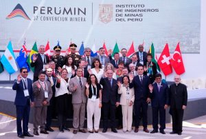 DIEZ EMPRESAS FUERON PREMIADAS EN LA EXHIBICIÓN TECNOLÓGICA MINERA DE PERUMIN 37