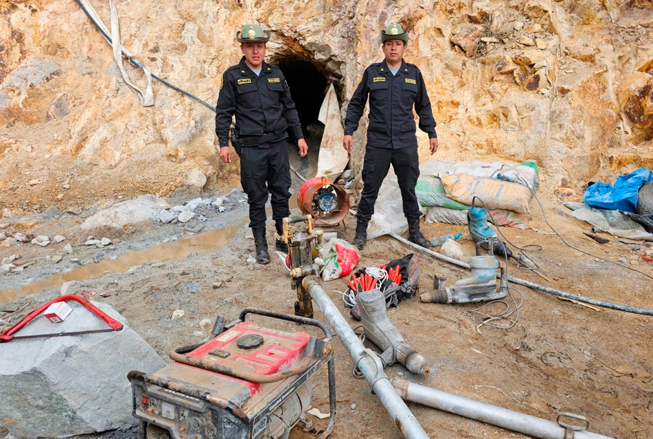 GOBIERNO DEBE DECLARAR LA GUERRA A LA MINERÍA ILEGAL