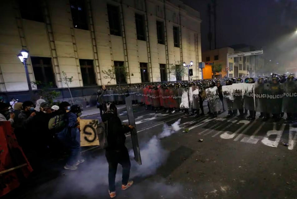 IZQUIERDA RADICAL Y CAVIARES UTILIZAN MARCHAS COMO CABALLO DE TROYA PARA TRAERSE ABAJO A GOBIERNO DE JOSÉ JERÍ