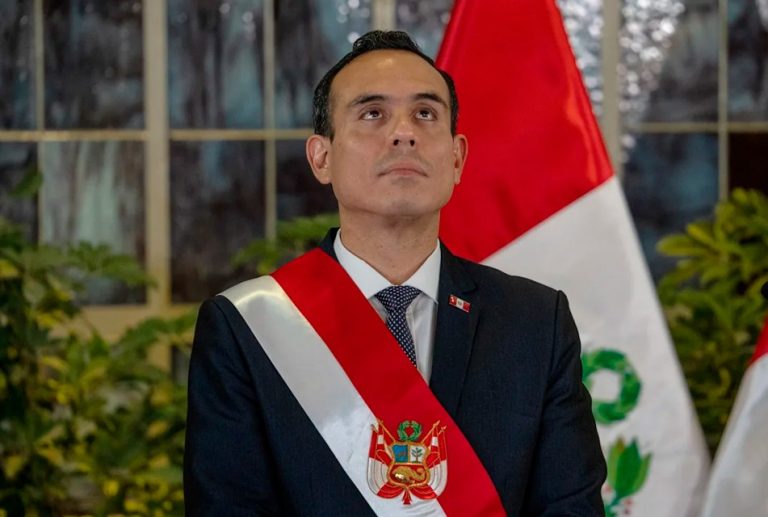 AUMENTO DEL RECHAZO POPULAR PODRÍA DESESTABILIZAR LA PRESIDENCIA TRANSITORIA DE JOSÉ JERÍ