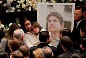 ENVÍAN A PRISIÓN AL PRESUNTO INTERMEDIARIO DEL CRIMEN DEL SENADOR COLOMBIANO MIGUEL URIBE