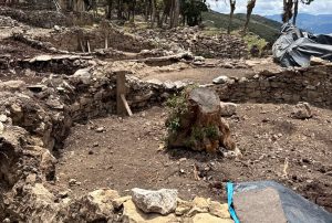 TRABAJOS DE CONSERVACIÓN E INVESTIGACIÓN EN COMPLEJO ARQUEOLÓGICO DE KUÉLAP EN RIESGO POR FALTA DE ESPECIALISTAS CLAVE Y EQUIPOS ESENCIALES