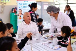 JEFE DEL GABINETE Y MINISTROS DE ESTADO SUPERVISAN ALIMENTACIÓN ESCOLAR