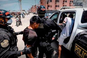 GOBIERNO DEBE CUIDAR PRESTIGIO DE LA POLICÍA NACIONAL EN SU LUCHA CONTRA EL CRIMEN ORGANIZADO Y NO USARLA COMO CARNE DE CAÑÓN
