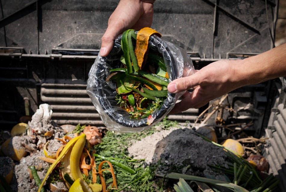 KAWAT TRABAJA CON NEWMONT FONCREAGRO Y MUNICIPALIDAD DE CAJAMARCA TRANSFORMANDO RESIDUOS ORGÁNICOS EN ALIMENTO PARA GANADO Y ABONO FRASS