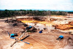 NADIE SE RESPONSABILIZA POR LA DESVATACIÓN AL MEDIO AMBIENTE NI MENOS POR LA REMEDIACIÓN A CAUSA DE LA MINERÍA ILEGAL