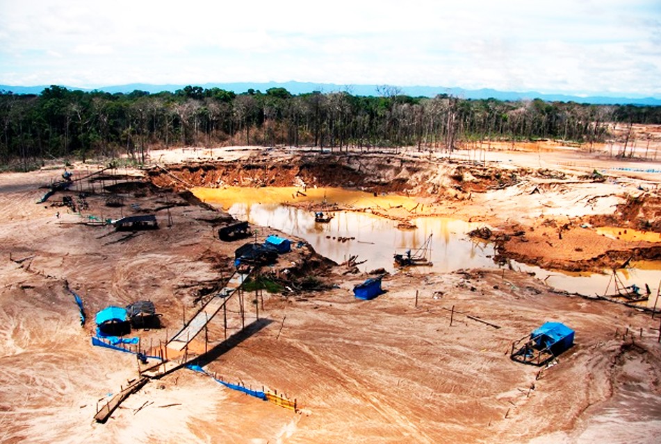 NADIE SE RESPONSABILIZA POR LA DESVATACIÓN AL MEDIO AMBIENTE NI MENOS POR LA REMEDIACIÓN A CAUSA DE LA MINERÍA ILEGAL