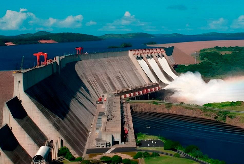 UNIVERSIDAD NACIONAL DE CAJAMARCA SALUDA EL COMPROMISO DEL PRESIDENTE JERÍ CON PRESA DE CHONTA