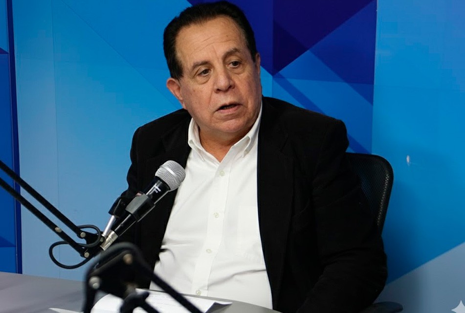 JOSÉ OVIEDO: “EL CONGRESO DE LA UNICAMERAL NO ES COMPETENTE PARA ELABORAR LOS REGLAMENTOS A LA CÁMARA DE DIPUTADOS Y SENADORES”