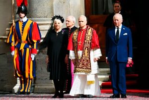 LEÓN XIV PIDE "BUSCAR EL DIÁLOGO" PARA RESOLVER TENSIONES ENTRE EE.UU. Y VENEZUELA