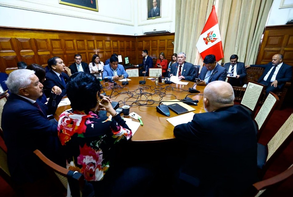 CONGRESO: PLENO VOTARÁ ESTE MIÉRCOLES INFORME PARA INHABILITAR POR 10 AÑOS A BETSSY CHÁVEZ