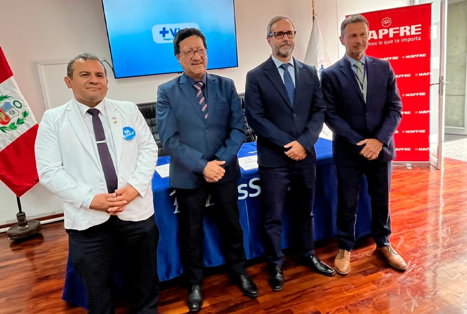 ESSALUD FORTALECE LA PROTECCIÓN DE LAS FAMILIAS PERUANAS CON EL RELANZAMIENTO DEL SEGURO +VIDA JUNTO A MAPFRE