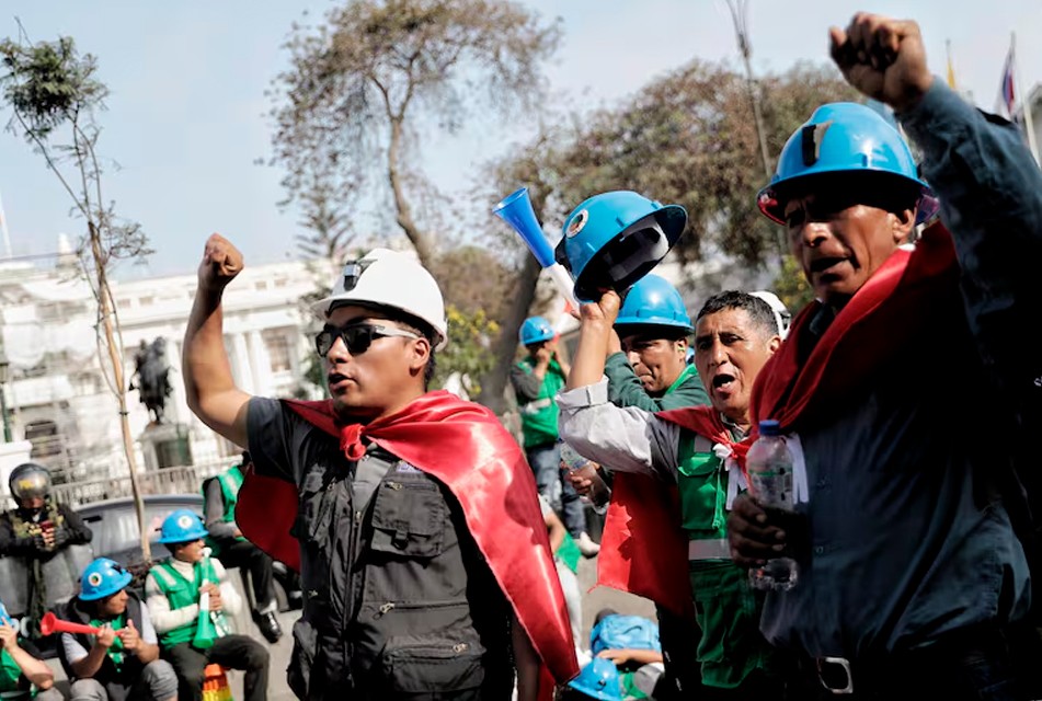 AMPLIAR EL REINFO VULNERA Y QUIEBRA LA SEGURIDAD JURÍDICA