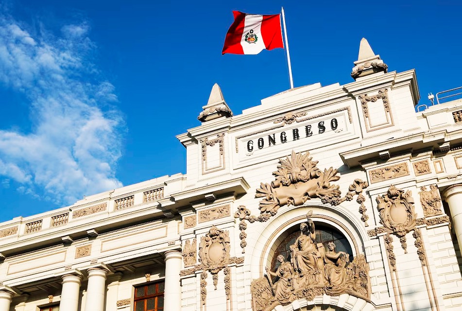 FREDDY VRACKO: ESTAMOS ANTE UN CONGRESO MAFIOSO QUE BUSCA GARANTIZAR IMPUNIDAD Y PERPETUAR MALAS PRÁCTICAS