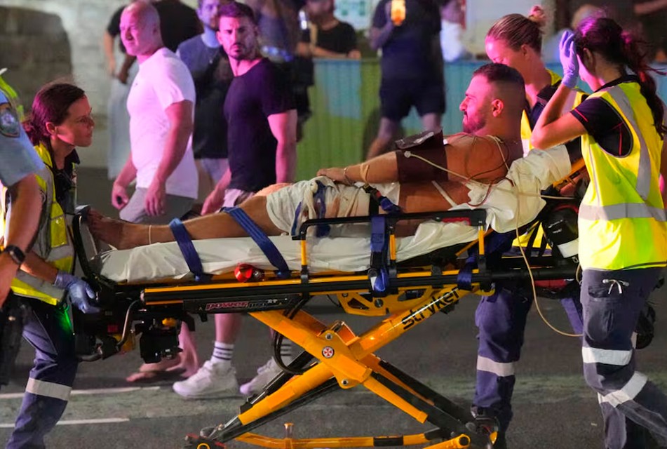 AUSTRALIA: ATENTADO TERRORISTA EN CELEBRACIÓN DE JANUCÁ EN BONDI BEACH DEJA 16 MUERTOS Y 38 HERIDOS