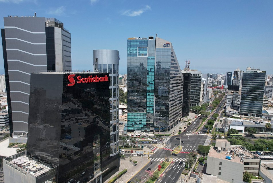 PERÚ VA A CERRAR EL 2025 CON CIFRAS MACROECONÓMICAS ESPECTACULARES, PERO SIN SABER USAR ESOS INGRESOS PARA SALIR DEL SUBDESARROLLO