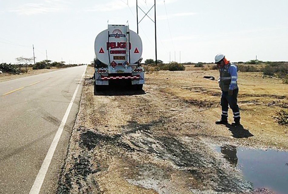 OEFA INICIÓ ACCIONES DE SUPERVISIÓN POR INCENDIO DE CAMIÓN CISTERNA EN TALARA, PIURA