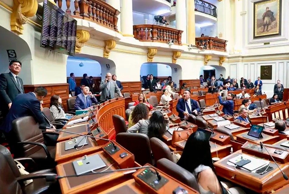 RECORTE EN GASTO DE CAPITAL PARA 2026 PONE EN RIESGO OBRAS Y PROYECTOS CLAVE DEL SECTOR SALUD