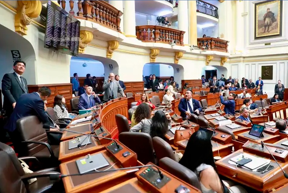 RECORTE EN GASTO DE CAPITAL PARA 2026 PONE EN RIESGO OBRAS Y PROYECTOS CLAVE DEL SECTOR SALUD