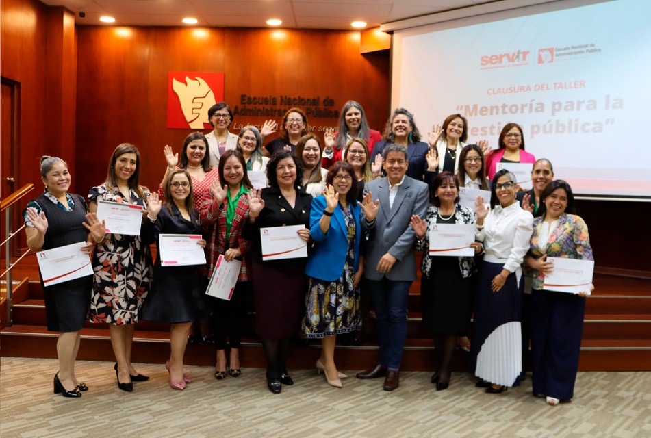 SERVIR CLAUSURA TALLER DE MENTORÍA QUE REUNIÓ A DESTACADAS MUJERES LÍDERES DEL SECTOR PÚBLICO