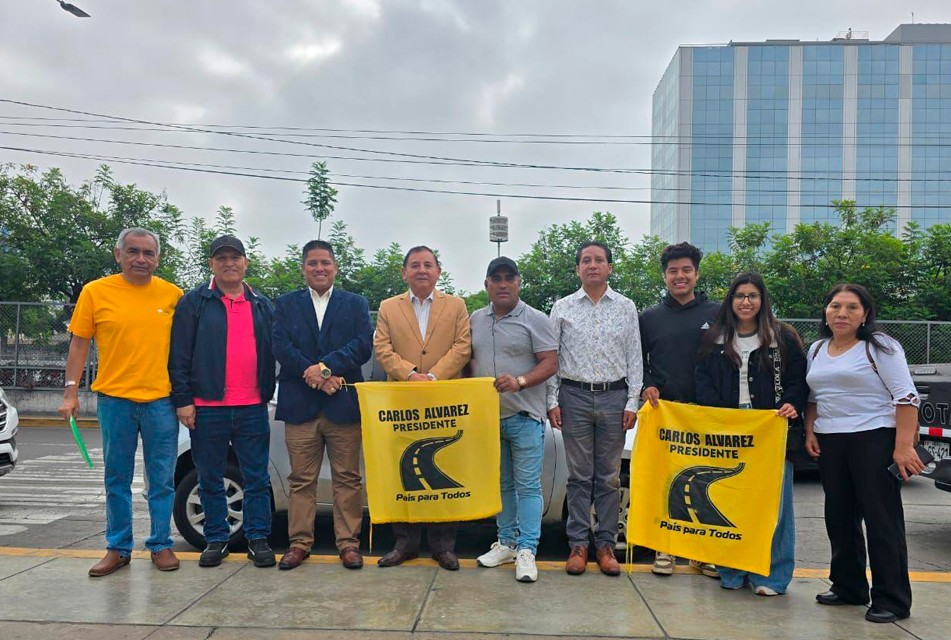 PAÍS PARA TODOS PROCLAMA A CARLOS ÁLVAREZ COMO SU CANDIDATO PRESIDENCIAL