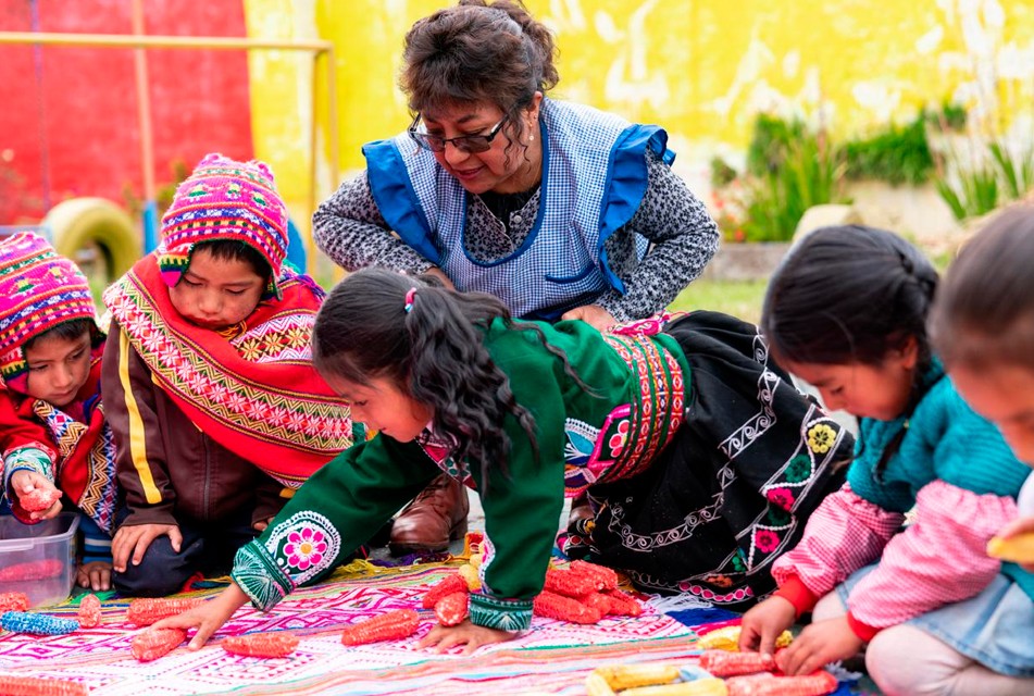 S/175 MILLONES ASEGURAN INCREMENTO DE REMUNERACIÓN PARA 426 MIL DOCENTES EN REGIONES