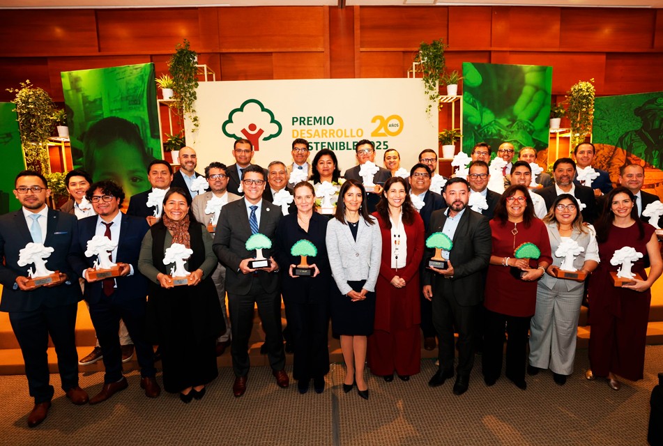 PREMIO DESARROLLO SOSTENIBLE DE LA SNMPE CUMPLE 20 AÑOS DESTACANDO APORTES DE EMPRESAS MINERO ENERGÉTICAS EN EL PERÚ