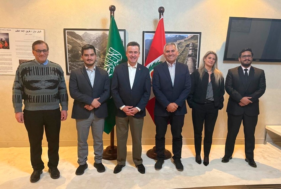 IIMP FORTALECE VÍNCULOS ESTRATÉGICOS EN EMIRATOS ÁRABES PARA POSICIONAR LA MINERÍA PERUANA