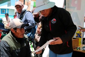 MIDIS ENTREGÓ MÁS DE 40 MIL LENTES DE LECTURA Y DE PROTECCIÓN SOLAR A TRAVÉS DEL PROGRAMA PAIS A POBLADORES EN ZONAS RURALES
