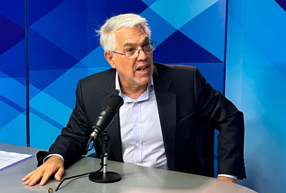 GINO COSTA: EL PRESIDENTE JOSÉ JERÍ SIGUE TRAFICANDO INFLUENCIAS COMO LO HIZO EN EL CONGRESO DE LA REPÚBLICA