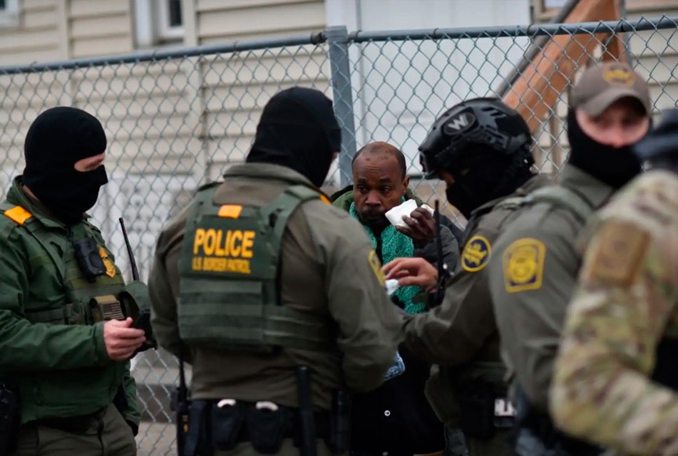 SEGUNDA MUERTE DURANTE REPRESIÓN POLICIAL EN MINEÁPOLIS AUMENTA LA PRESIÓN SOBRE TRUMP