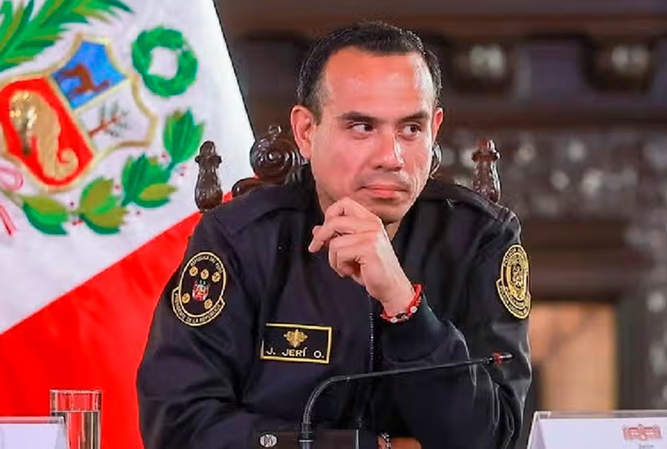 CONGRESISTAS PRESENTAN TRES MOCIONES DE CENSURA CONTRA JOSÉ JERÍ POR REUNIONES CON EMPRESARIOS CHINOS