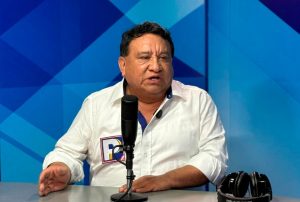 LUNA GÁLVEZ PROPONE REESTRUCTURAR PETROPERÚ, COMBATIR LA MINERÍA ILEGAL Y PRIORIZAR LA INFRAESTRUCTURA HÍDRICA