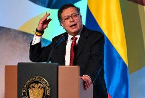 COLOMBIA MOVILIZA MILITARES A LA FRONTERA CON VENEZUELA TRAS ATAQUES DE EE. UU.