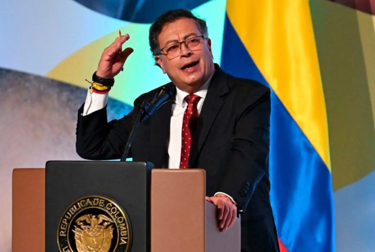 COLOMBIA MOVILIZA MILITARES A LA FRONTERA CON VENEZUELA TRAS ATAQUES DE EE. UU.