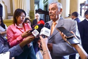 ROSPIGLIOSI: SOLO EL PRESIDENTE O 78 CONGRESISTAS PUEDEN CONVOCAR A PLENO DURANTE RECESO