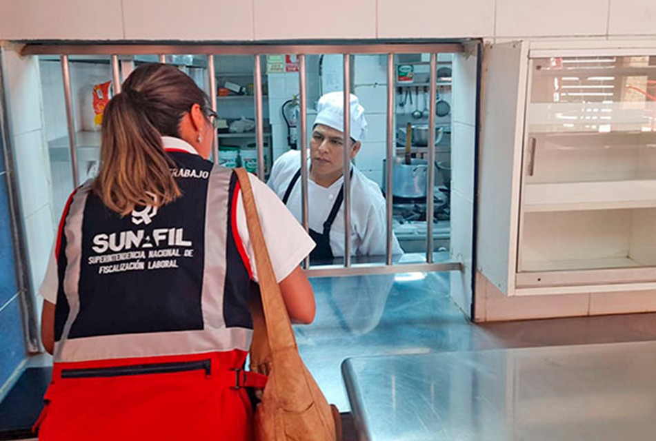 SUNAFIL: TRABAJADORES DE CLUBES DE VERANO DEBEN SER INCORPORADOS A PLANILLA