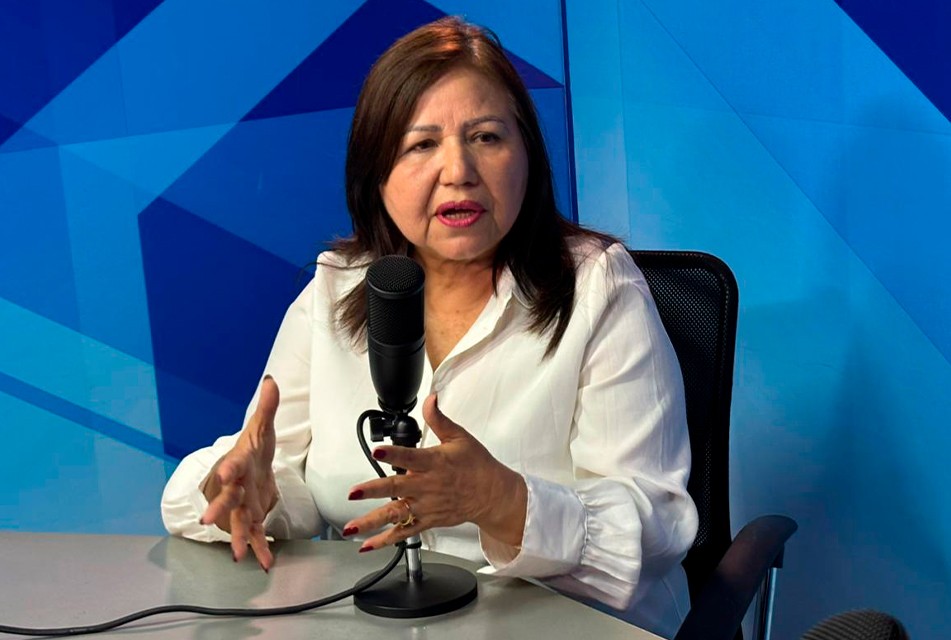 SUSANA CASTAÑEDA: JOSÉ JERÍ DEBE DAR UN PASO AL COSTADO POR FALTA DE ÉTICA Y GOBERNABILIDAD