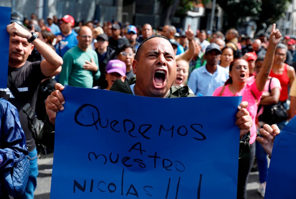 ATAQUE AÉREO DE EE. UU. SACUDIÓ CARACAS Y AGRAVÓ TENSIÓN POLÍTICA EN VENEZUELA