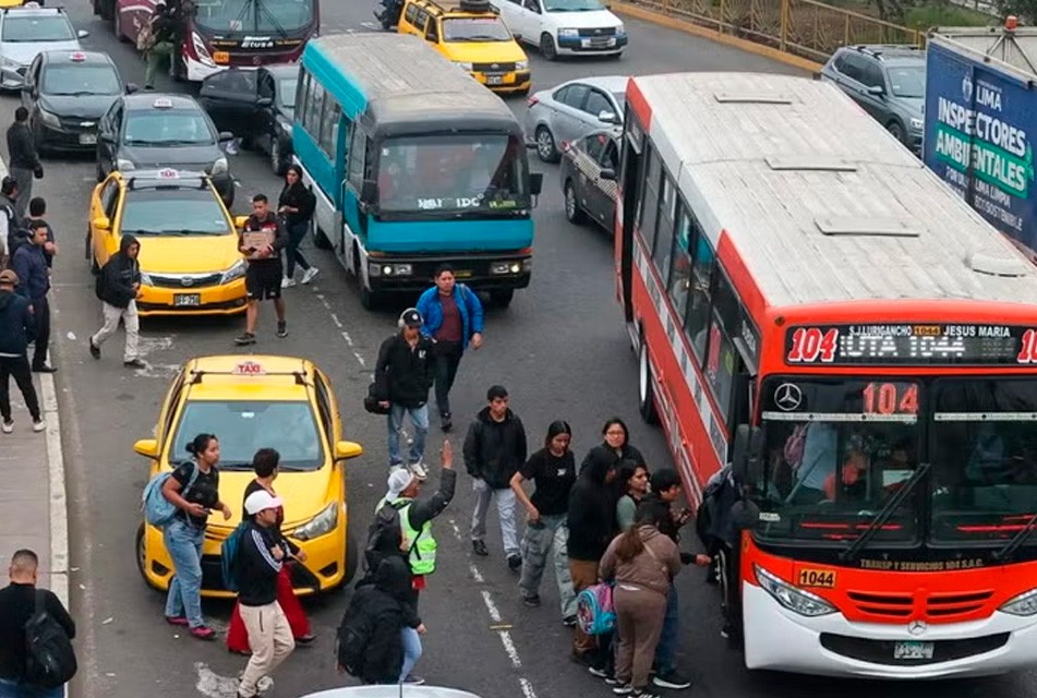 CORPORACIÓN NACIONAL DE EMPRESAS DE TRANSPORTE ANUNCIA PARO PARA EL 15 DE ENERO