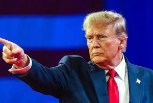 TRUMP AFIRMA QUE EEUU PODRÍA CONTROLAR VENEZUELA DURANTE AÑOS