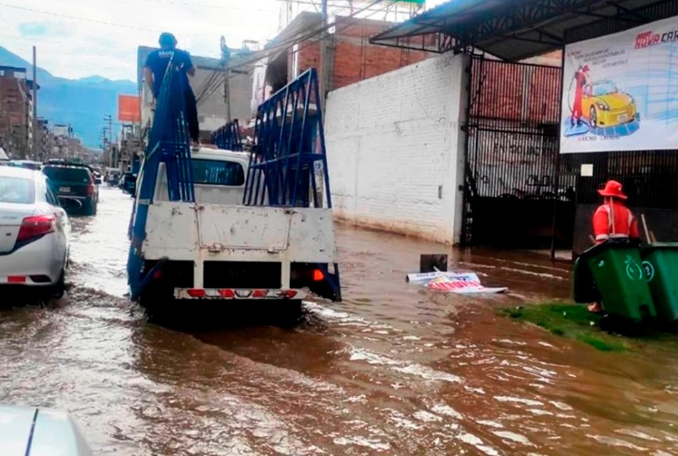 ANDRÉS CASTRO: “ES NECESARIO UN PLAN NACIONAL DE RESERVORIOS PARA EVITAR LA PÉRDIDA DE AGUA DE LLUVIA”