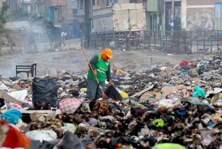 OEFA REFUERZA FISCALIZACIÓN CONTRA LA MINERÍA ILEGAL Y LANZA APLICATIVO PARA DENUNCIAR ACUMULACIÓN DE RESIDUOS