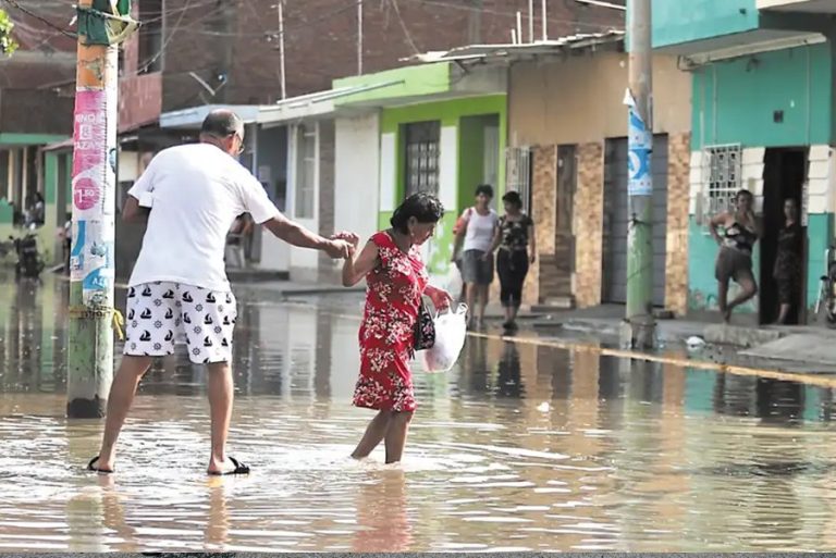 DESASTRES NATURALES QUE AFECTAN A TODO EL PERÚ ES POR CULPA DEL CENTRALISMO DE LIMA