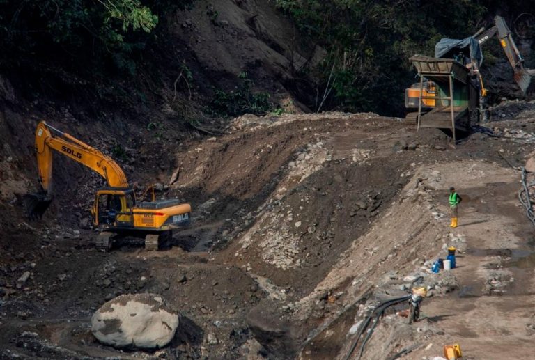 “SE PROMOVERÁ LEY PARA ERRADICAR MINERÍA ILEGAL QUE CONTAMINA RÍOS Y SUELOS DE CAJAMARCA”