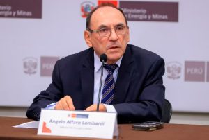 MINISTRO DE ENERGÍA Y MINAS NIEGA DENUNCIA DE AGRESIÓN Y ACUSA "INTERESES ECONÓMICOS" DE SU EXPAREJA