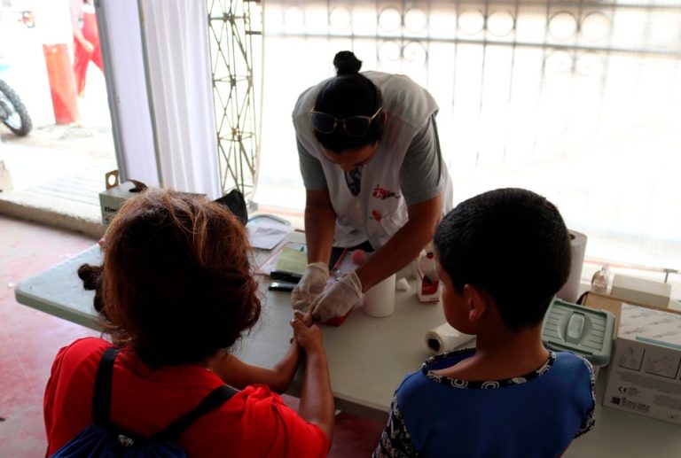 TUMBES ESTÁ EN UCI: CANDIDATA CARMEN ROSA VILLALOBOS ADVIERTE CRISIS SANITARIA Y FALTA DE MÉDICOS EN ZONA DE FRONTERA